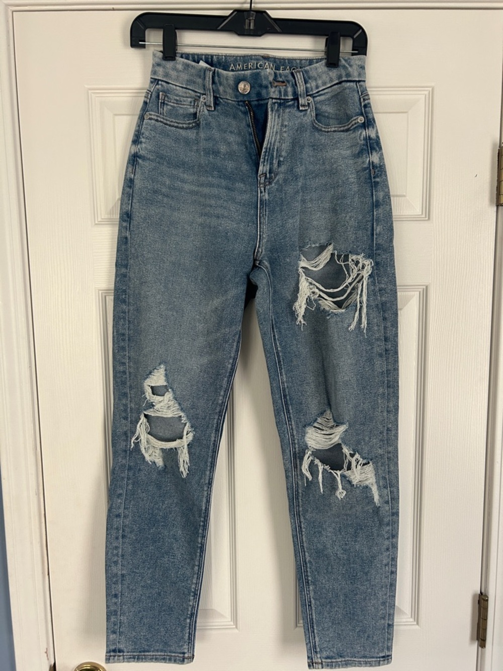 American Eagle Outfitters Light Blue Distressed High-Rise Jeans